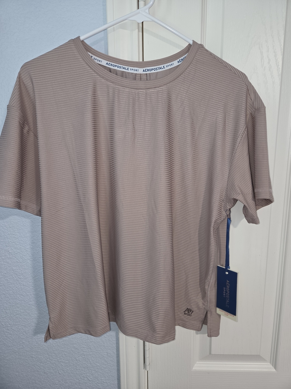 Aeropostale Sport Short Sleeved Top Size Medium